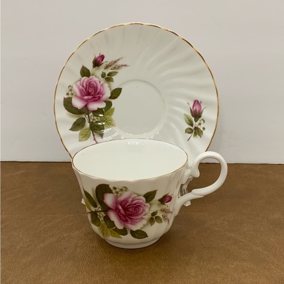 Allyn Nelson Tea Cup Saucer Set - Picture 6 of 6